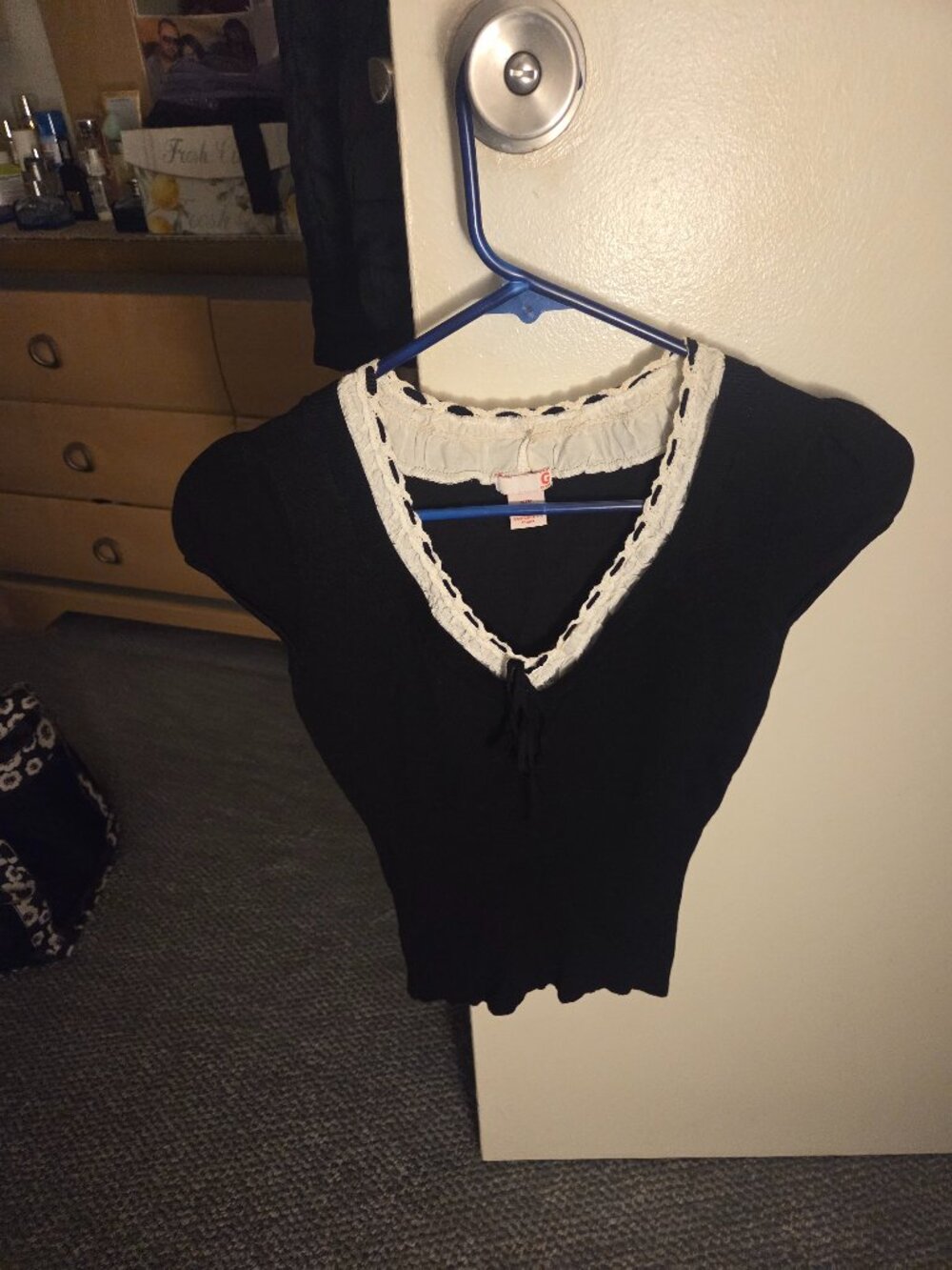 Short sleeve sweater top